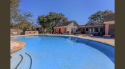 Oaks Apartments