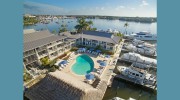 Cove Inn On Naples Bay