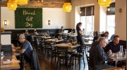 Le Peep Cafe & Pub