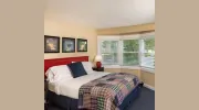 Glen Cove Inn & Suites