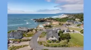 Real Estate 100 Lincoln City